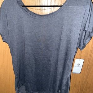 Cute athleisure/workout top!